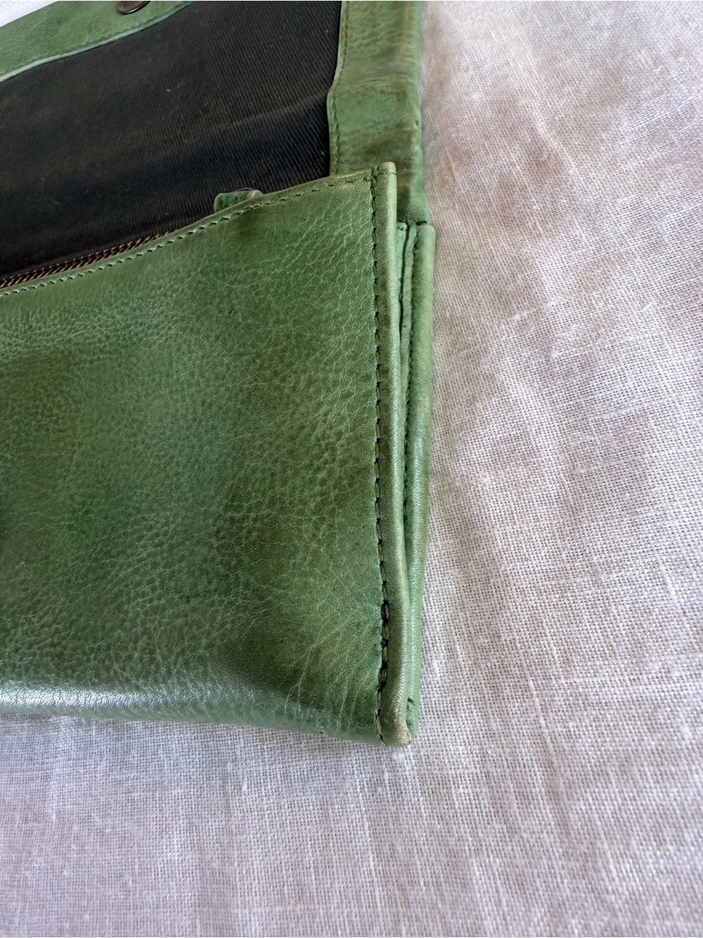 Latico Leathers Grass Eloise Wallet - Picture 6 of 11